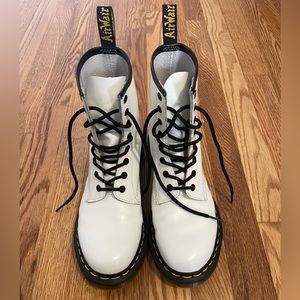 Dr. Martens White smooth 1460